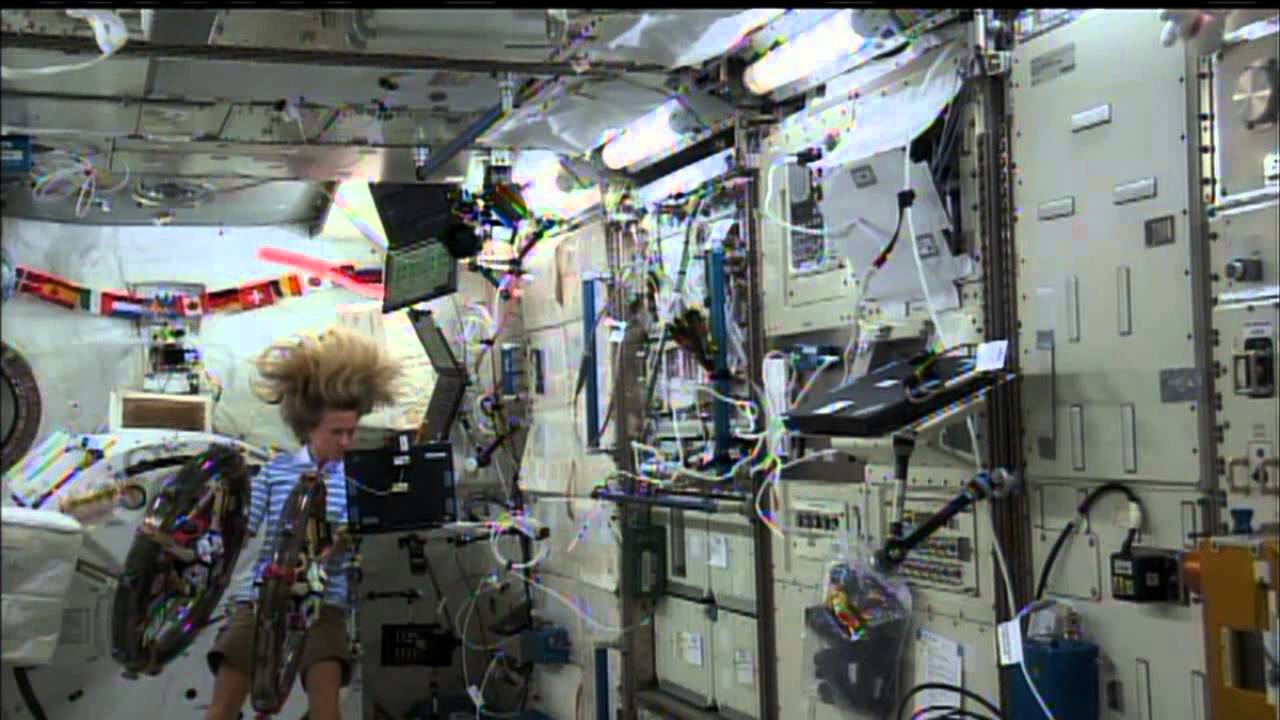 Station Crew Recreates Spacesuit Leak