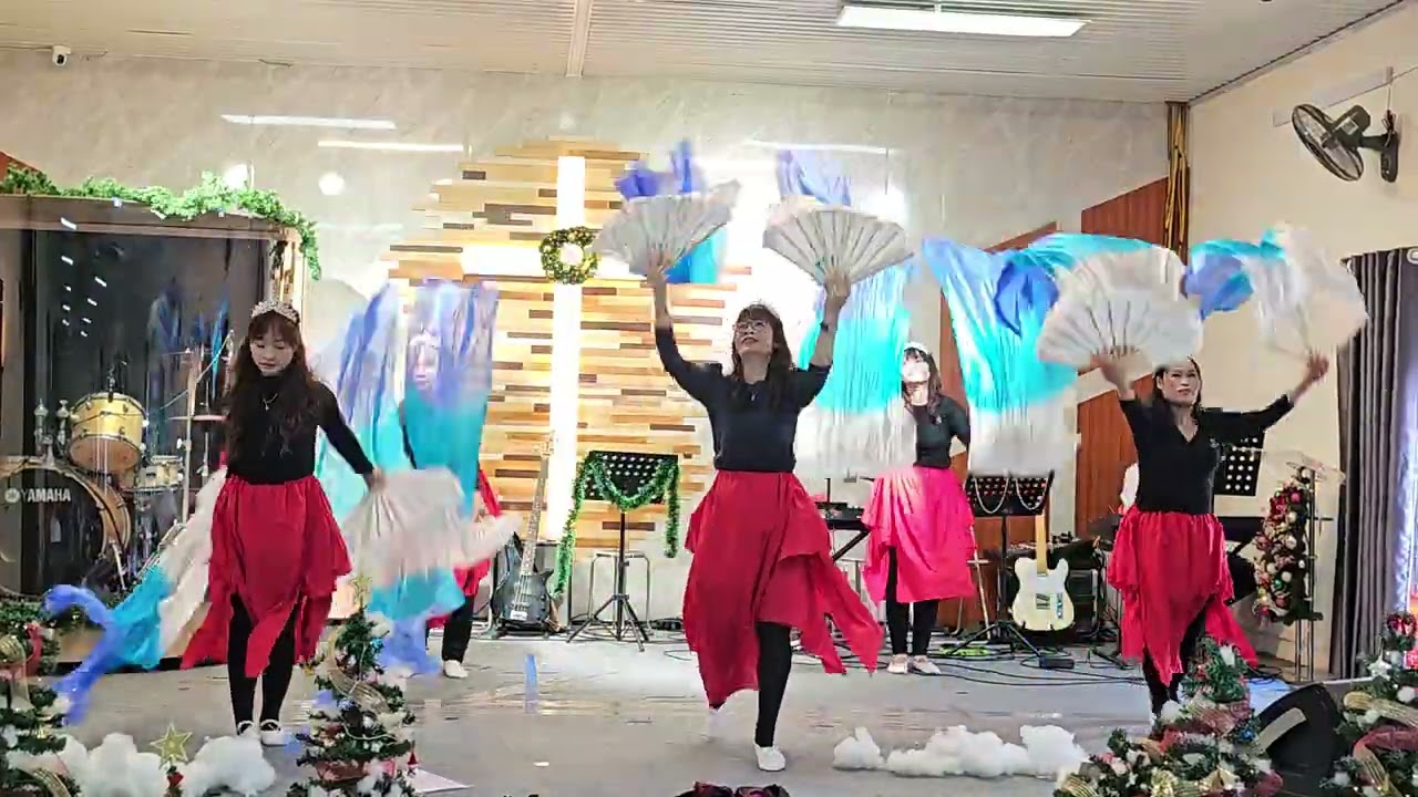 Phụ nữ Hội thánh Mỹ Đình tôn vinh Chúa