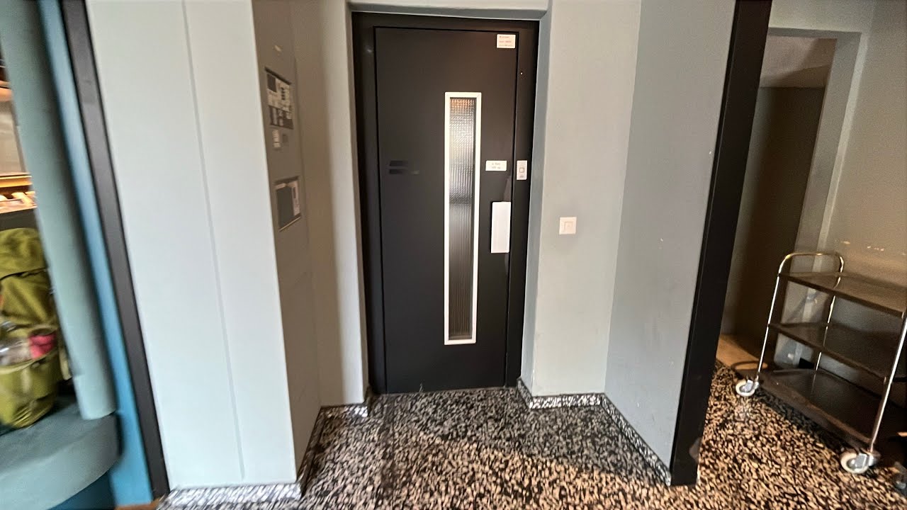 ORIGINAL Innerdoorless 1960s AS Schaffhausen traction elevator @Bahnhofstrasse 22, Chur, Switzerland