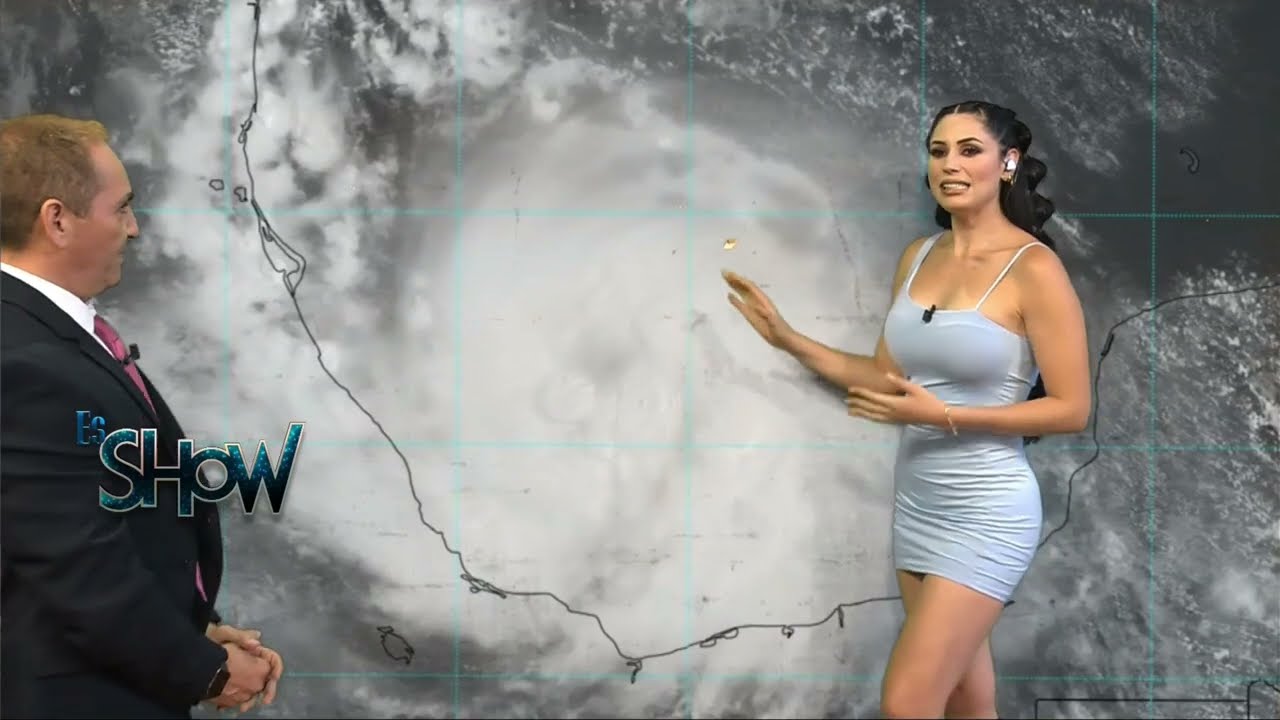 Ruby González vestido celeste dando el clima sexy