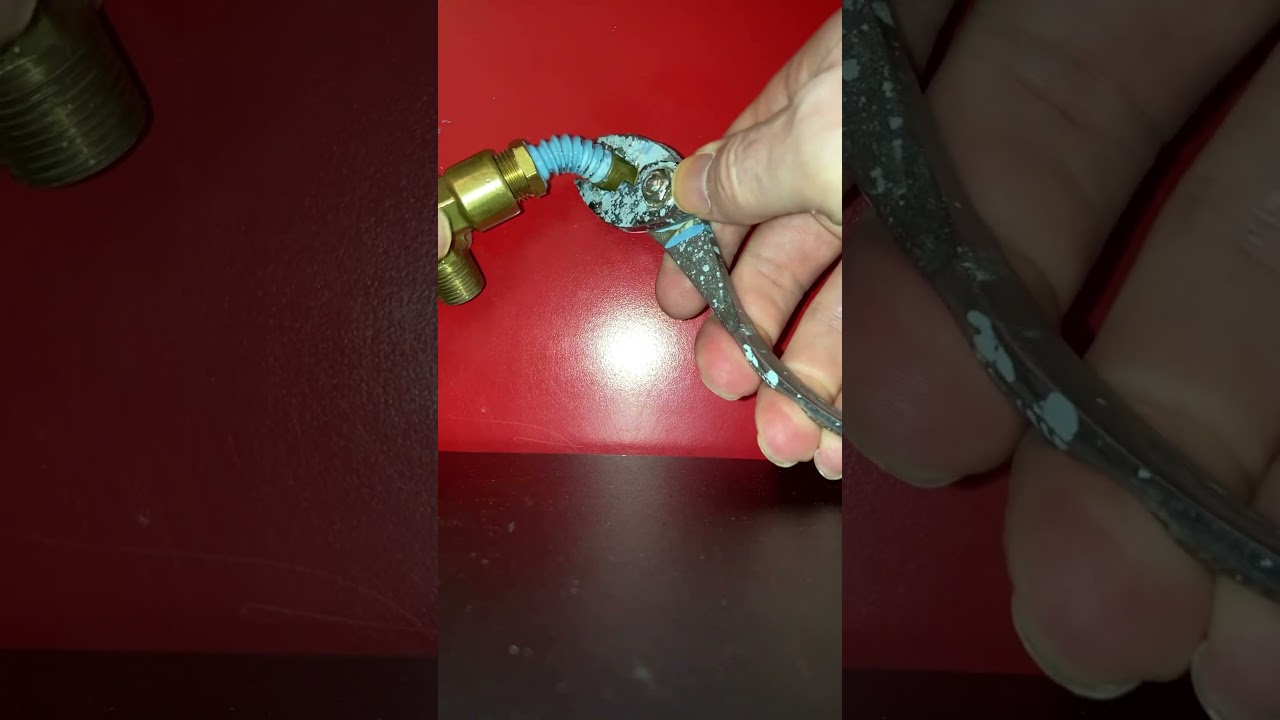 2 inch coolant nozzle with a 3/8 NPT Bent at 90&deg; ￼