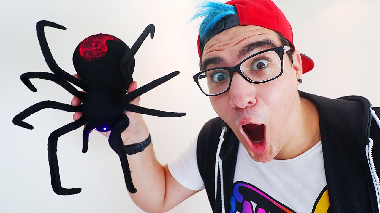 COMPREI UMA ARANHA CONTROLE REMOTO