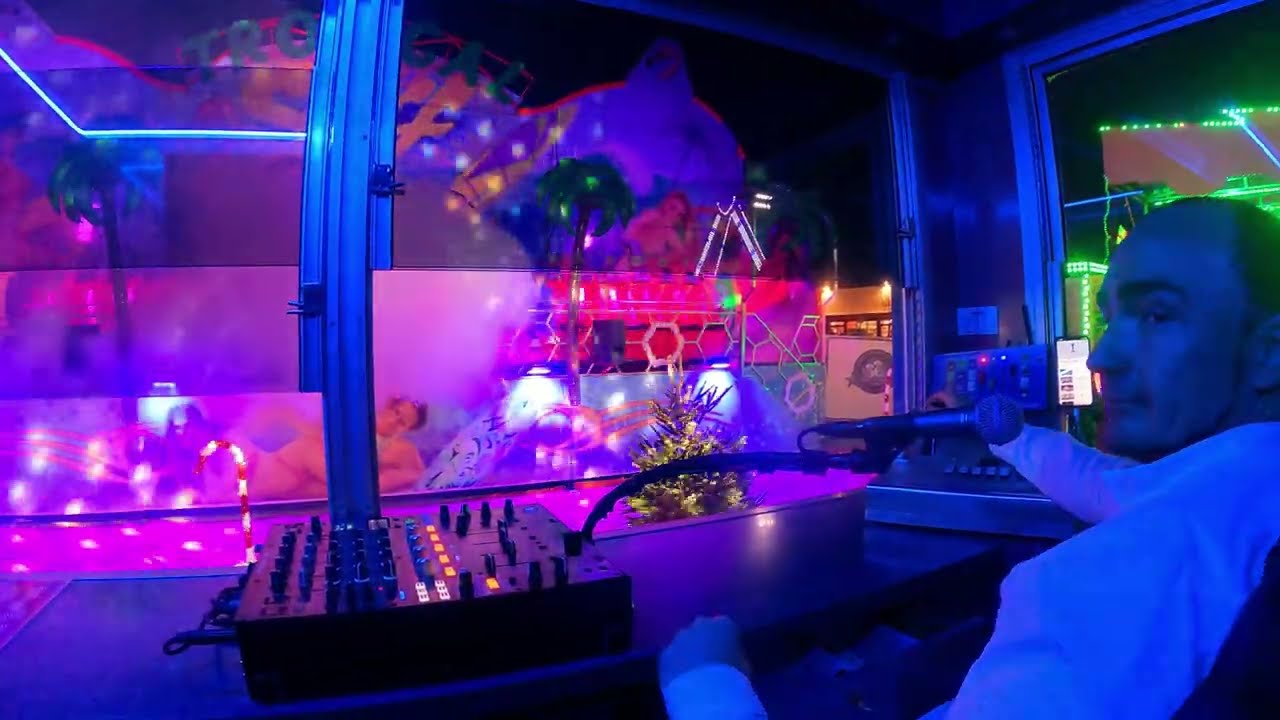 Tropical Surf (Vu de la Caisse) - Villade de Noël Pont-Saint-Esprit 2024