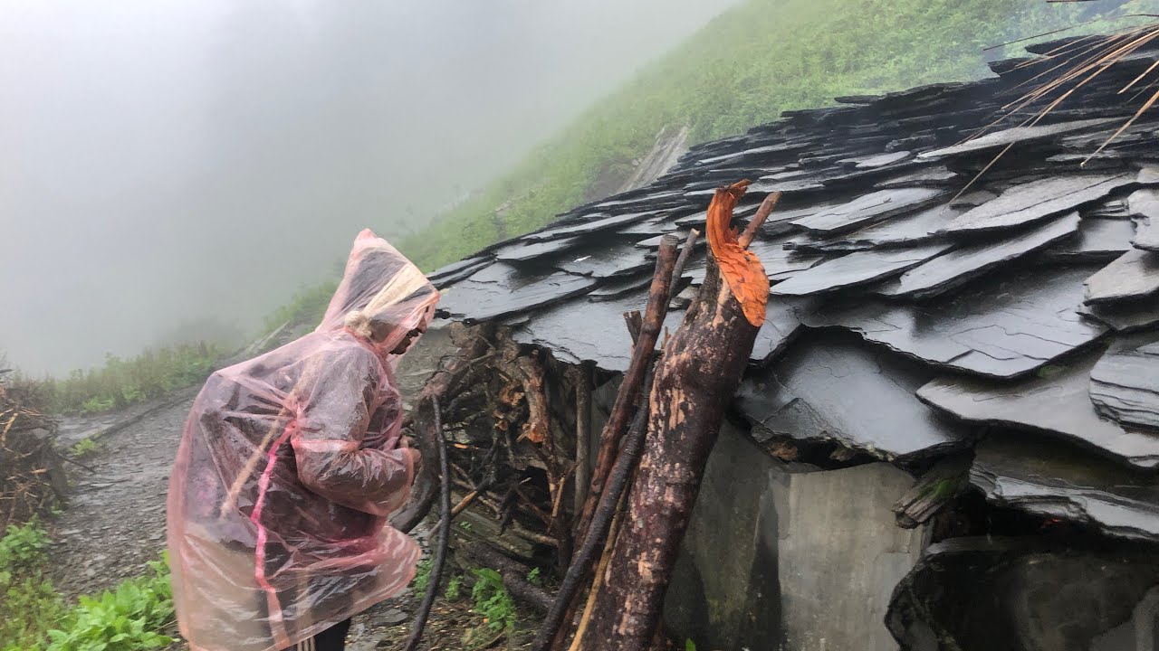This is Himalayan village life During the heavy Rainly season | All seasons compilation | 4Kvideoi  