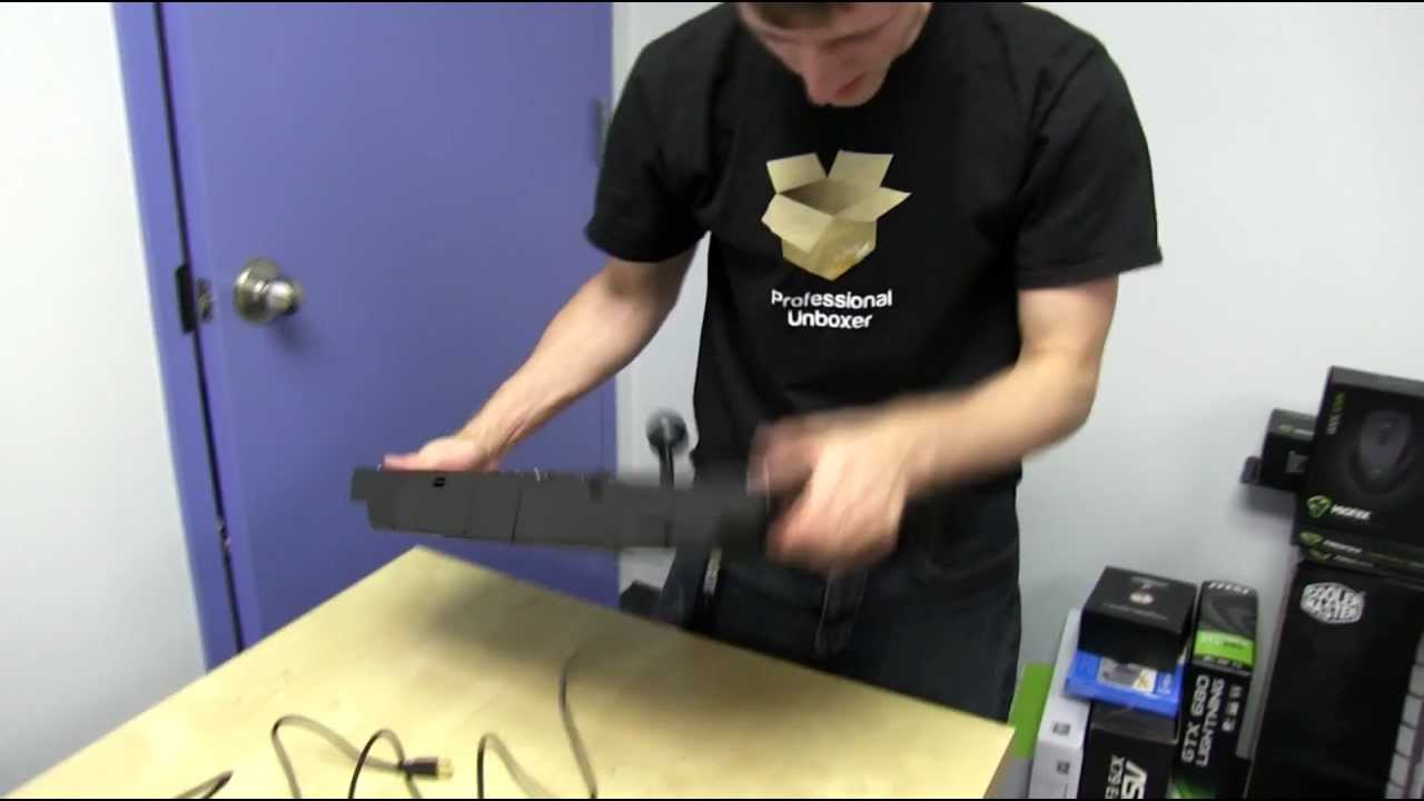 HORI Fighting Edge Fight Stick Unboxing & First Look Linus Tech Tips