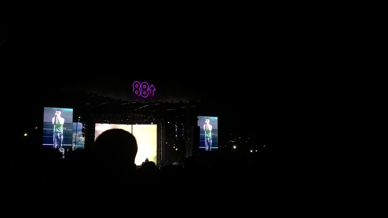 Rich Brian- Drive safe (live)