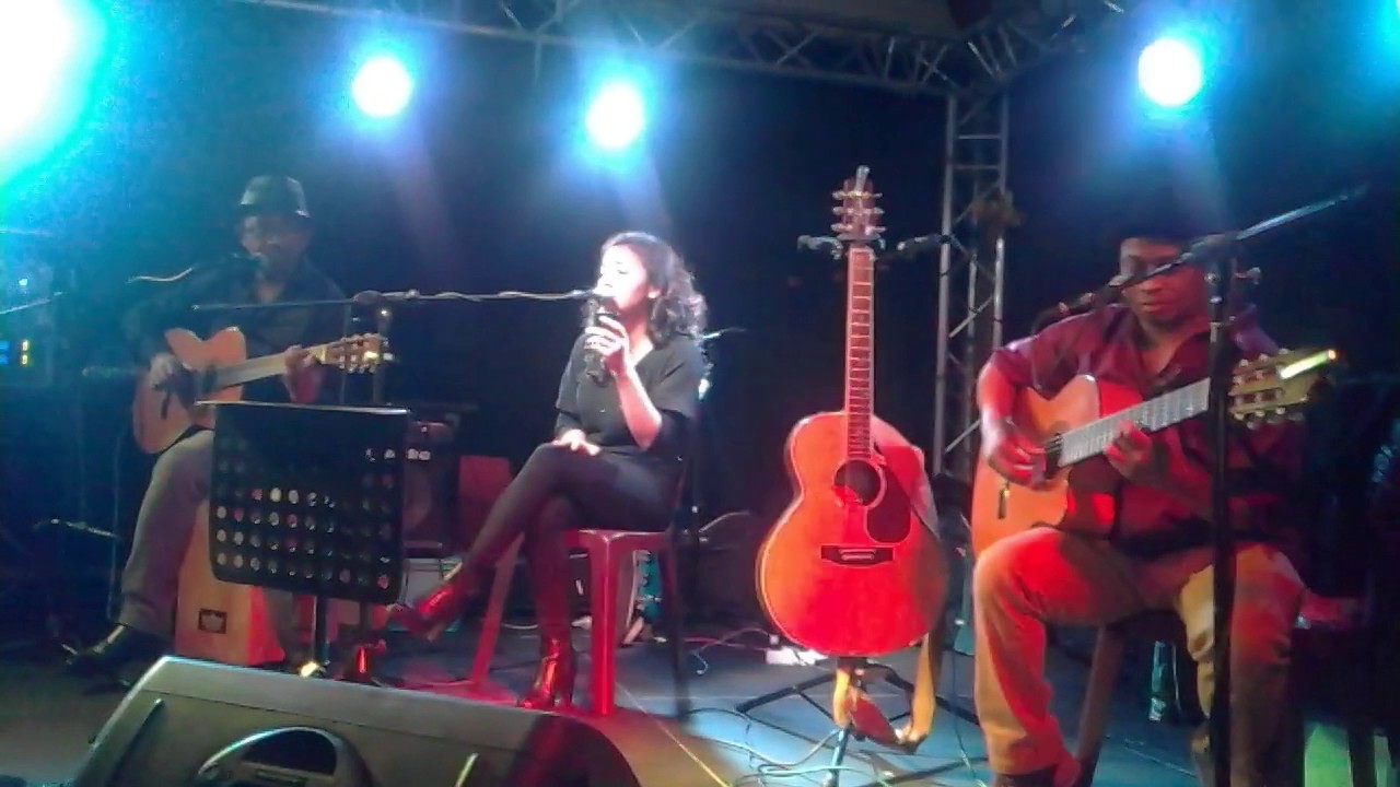 Takon'ila (Njila) - Andrianina Dadane et Mamy (Njila)