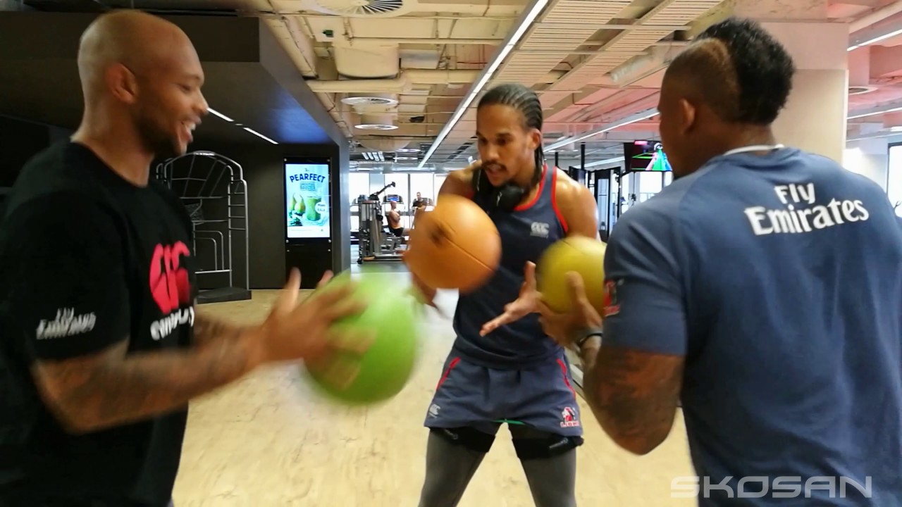 Ball skills w/ Elton Jantjies & Lionel Mapoe | Courtnall Skosan