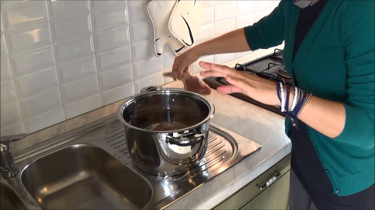 Brodo di gallina  - senza grasso -  per le feste di Natale