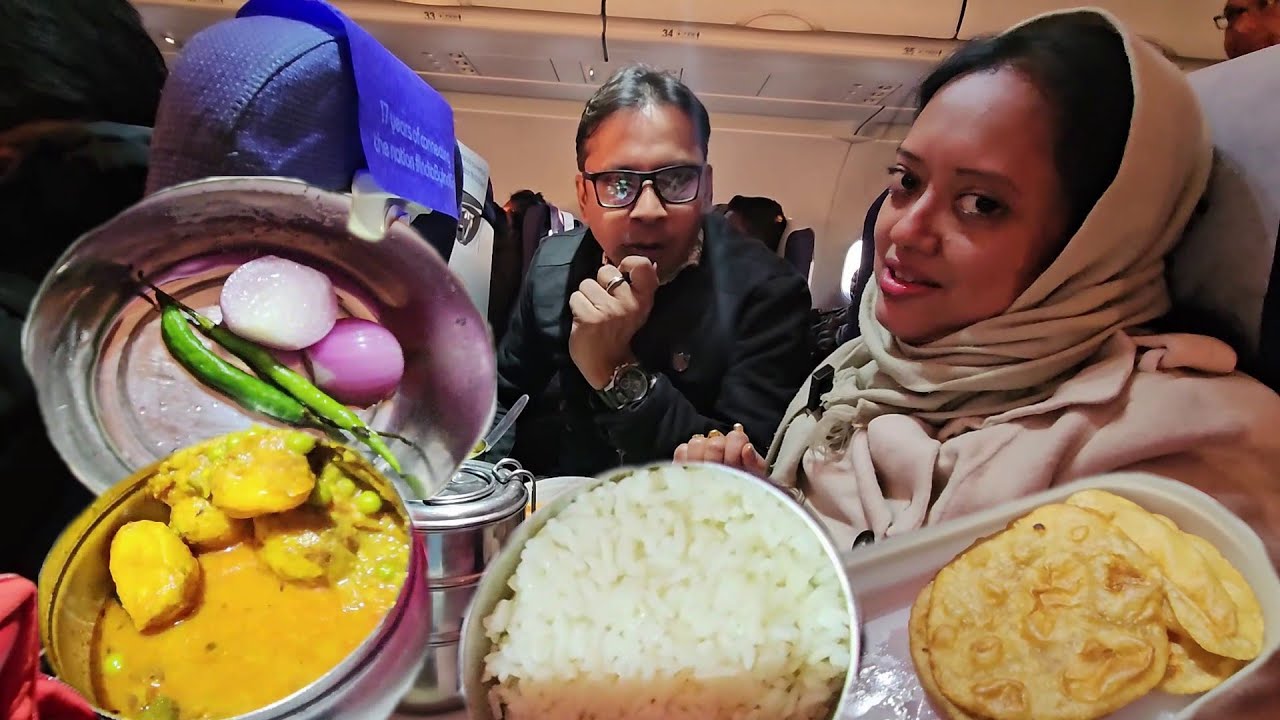 ফ্লাইট এ বসে কাঁচা লংকা পান্তা ভাত খেলাম | লুচি - আলুরদম - আলু ভাজা | Kolkata to Hyderabad Journey