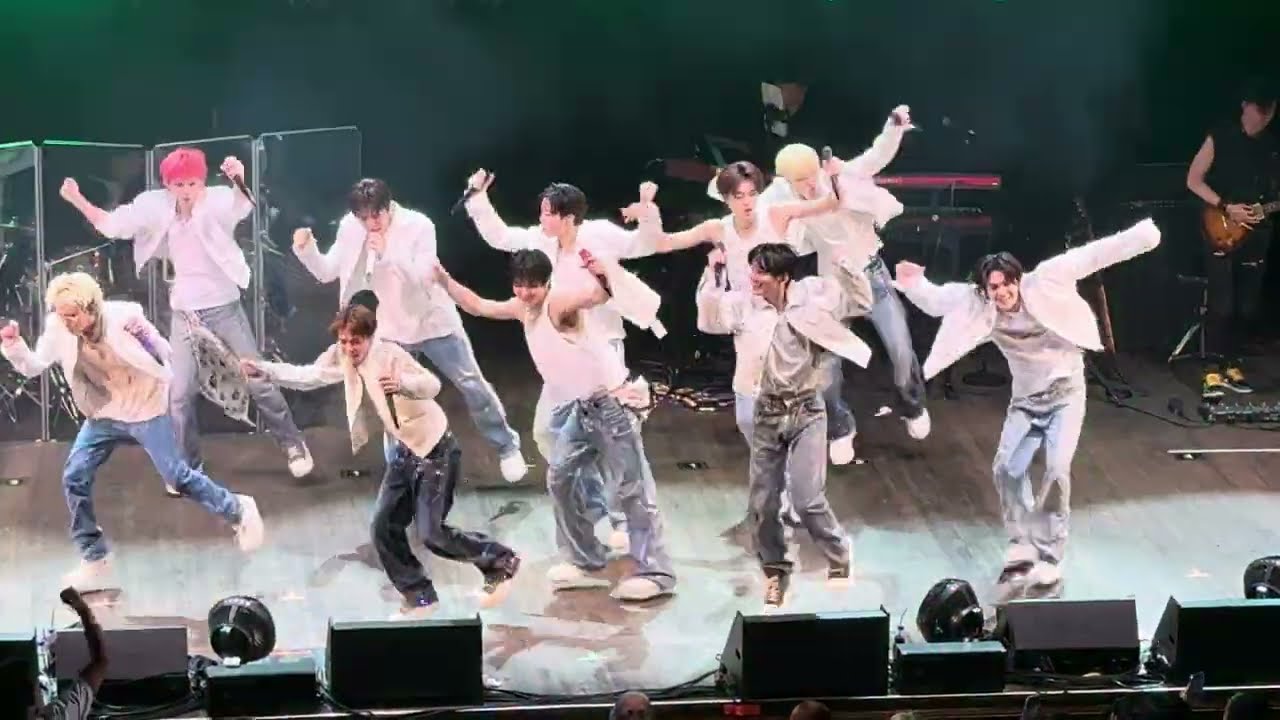 [fancam]  TREASURE - HELLO, DARARI, RUN [SPECIAL MOMENT] in OAKLAND 041025