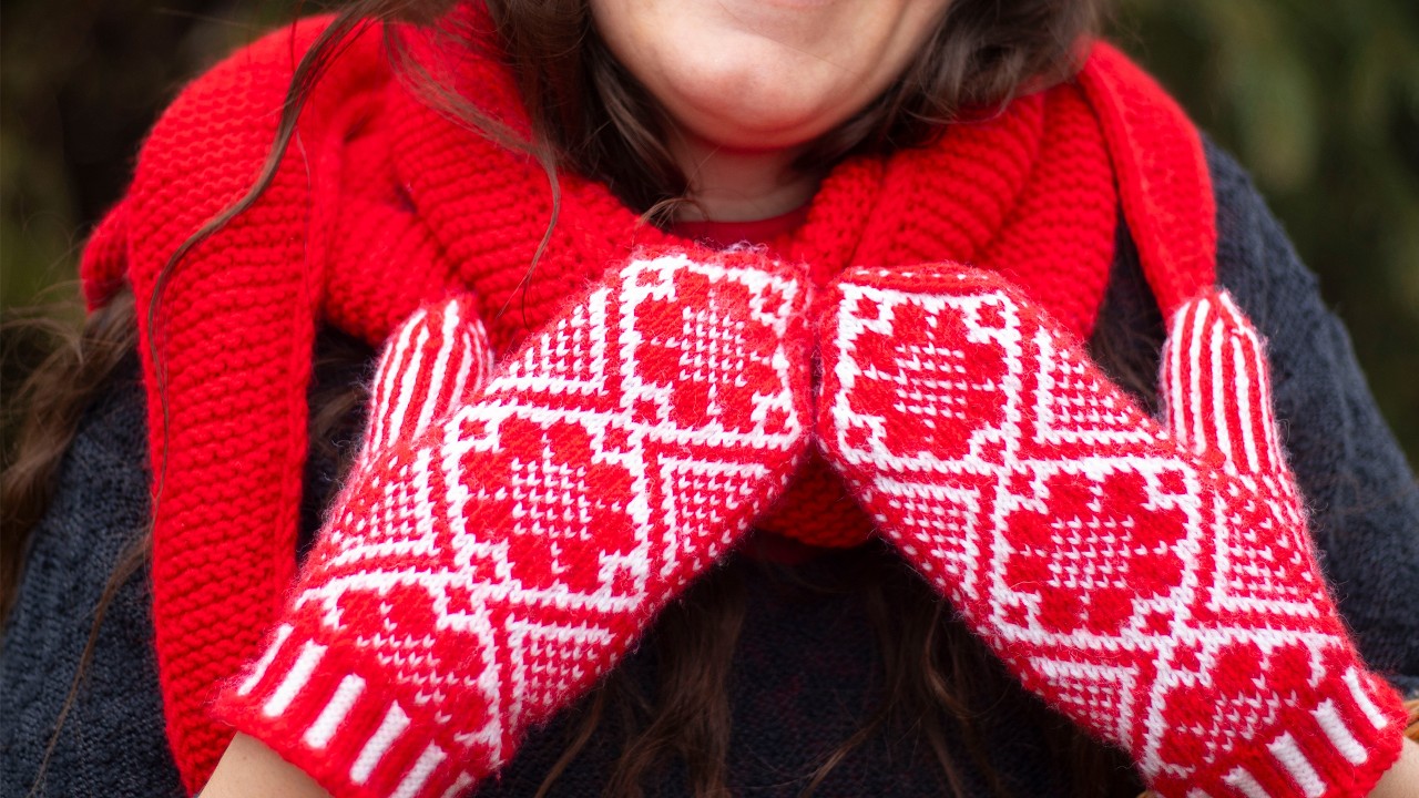 Knit the Alma Mittens with Me | Knitting Vlog | Unravelling Life