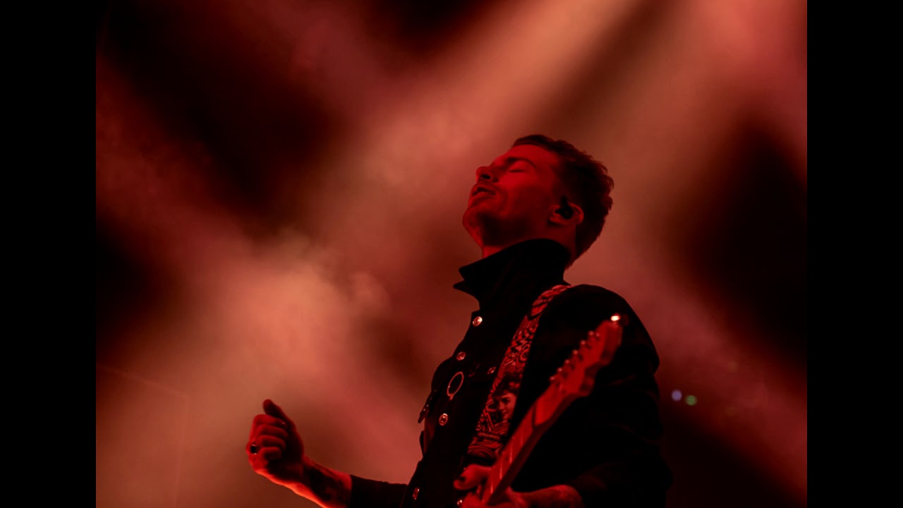 Highly Suspect - Guess What  [HQ]