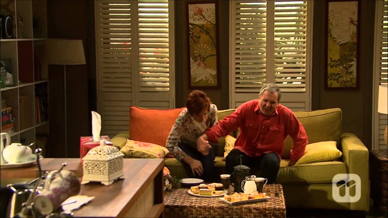 [Neighbours] Karl Kennedy & Susan Kennedy II Kiss 7060 Scene