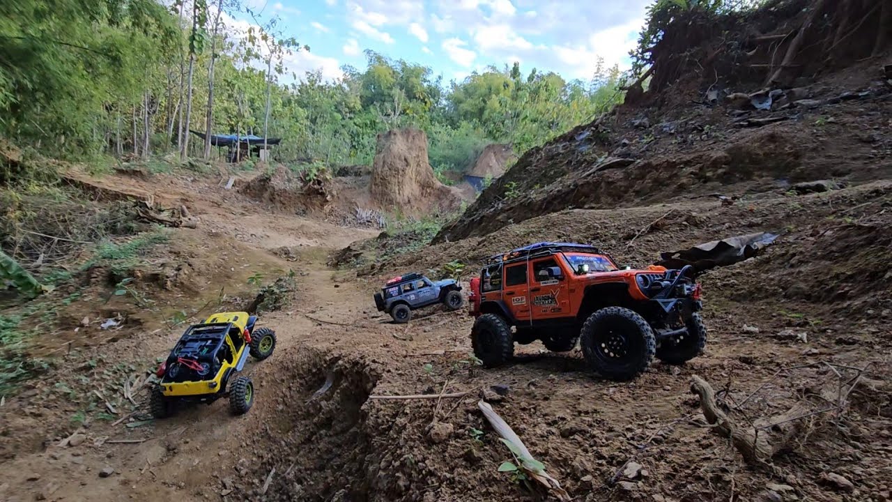 Realistic climbing a steep hill || RC Adventure MN128 MN78