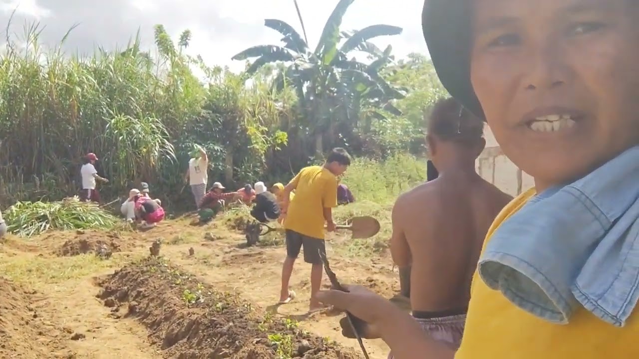 ANG DAMING KUHA NILA RICO // NAGBAYANIHAN KAMI NAGGARDEN SA PUROK NAMIN