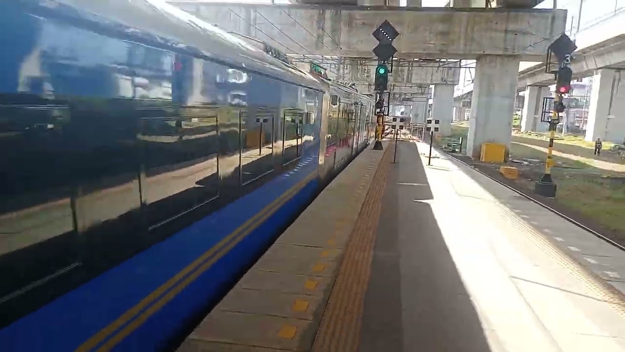 CC 206 13 67 YK KA 2 Argo Bromo Anggrek 