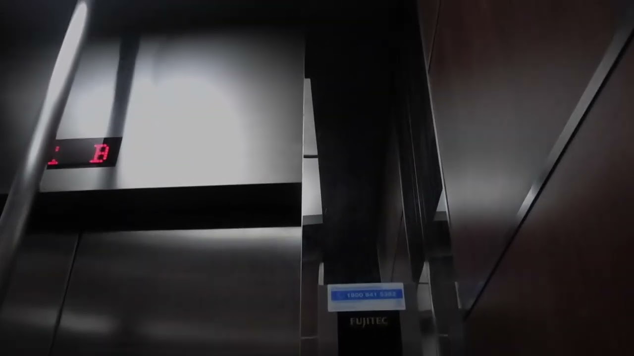 TG Building (Passenger Lift) - 2000 Fujitec Traction Elevator