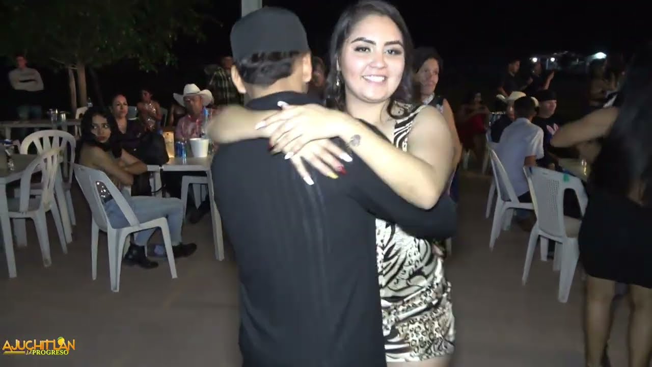 Jalate Chulo pal rancho !!  QUE CHULADA de baile verda de quien que si  |Ajuchitlan del Progreso