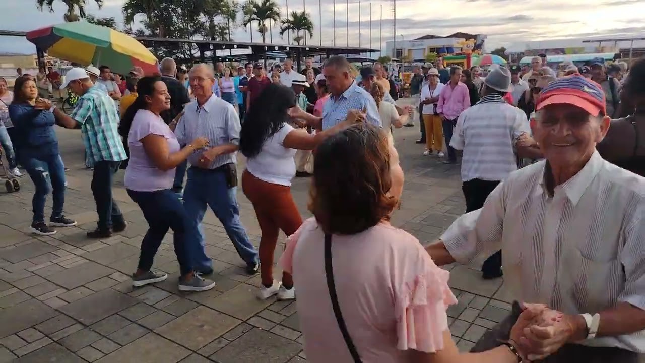 parque guadalupe zapata pereira risaralda colombia noviembre 12 de 2022