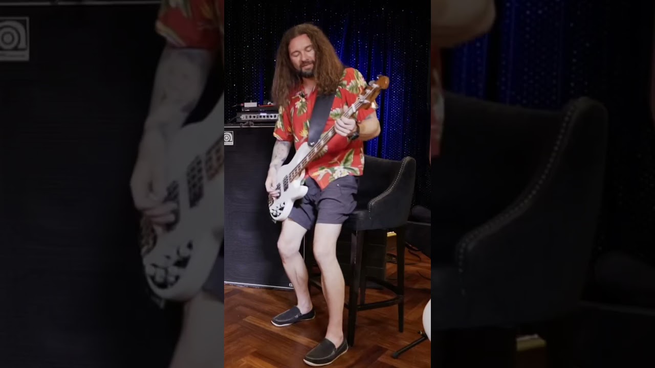 Chris O'Toole (UNEARTH) - Defender Of The Riff [FIRST LOOK]