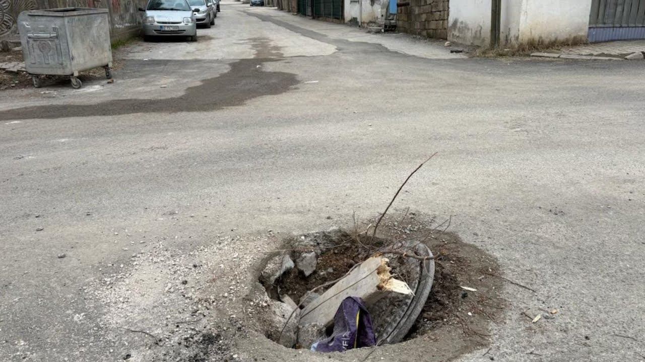 Adıyaman’da açık rögar kapağı tehlike saçıyor