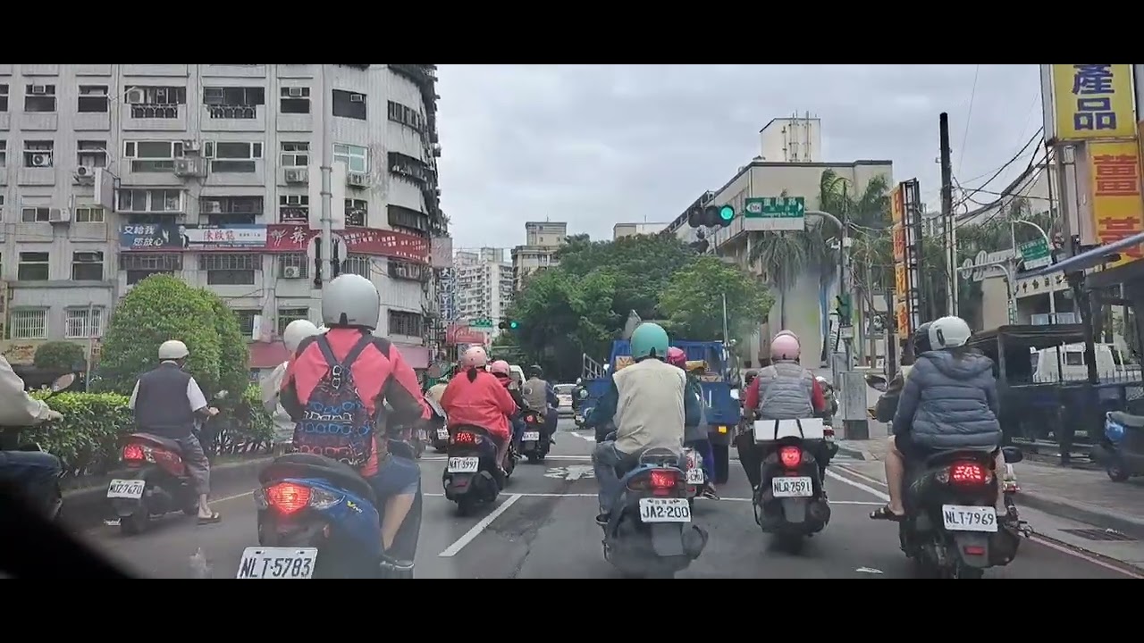 台灣新北市三重區力行路最新街景