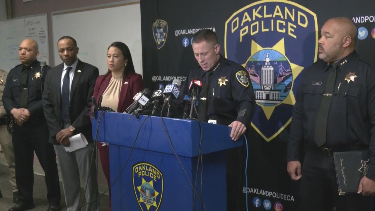Complete press conference: Oakland police officer killed in line of duty