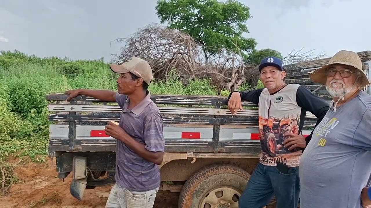 FURANDO POÇO ARTESIANO EM JAIBA NORTE DE MINAS GERAIS