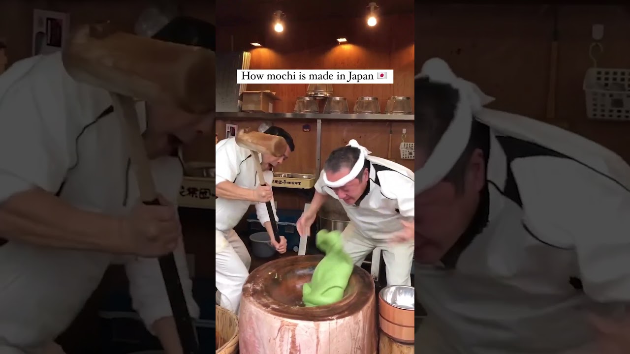 Приготовление моти в Японии &mdash; это дико 😂