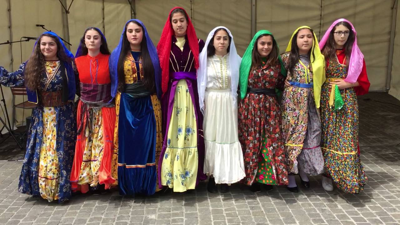 Kurdische Tanzgruppe.