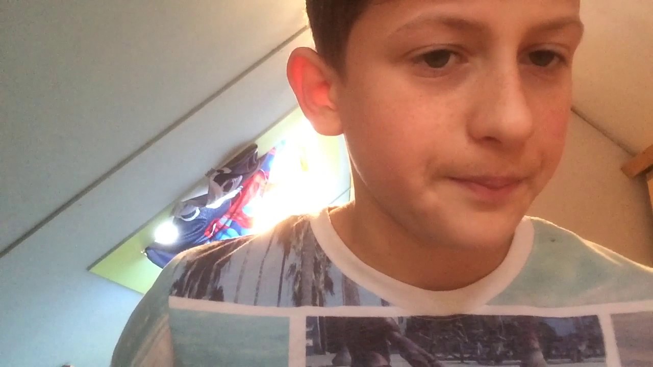 Асмр читает тебе сказку на ночь