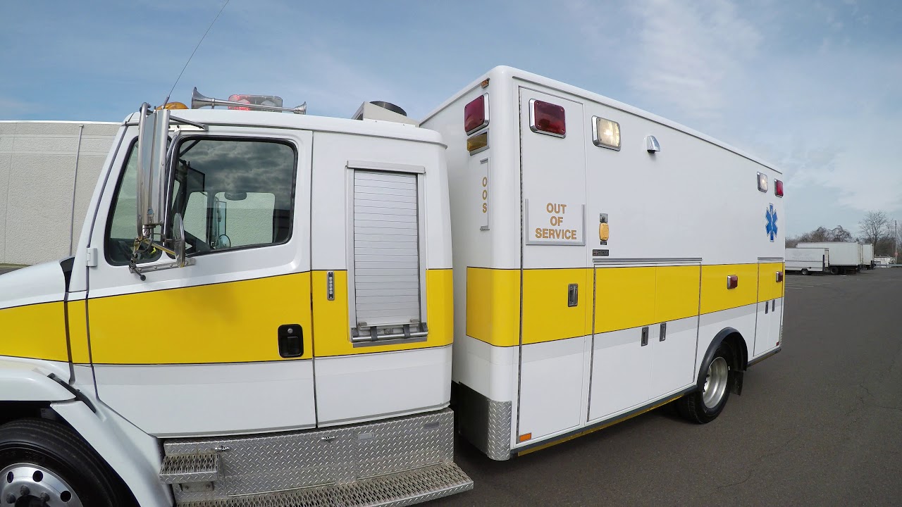 4K Review 2003 Freightliner FL60 Ambulance with 6.4L Diesel engine Virtual Test-Drive & Walk-around