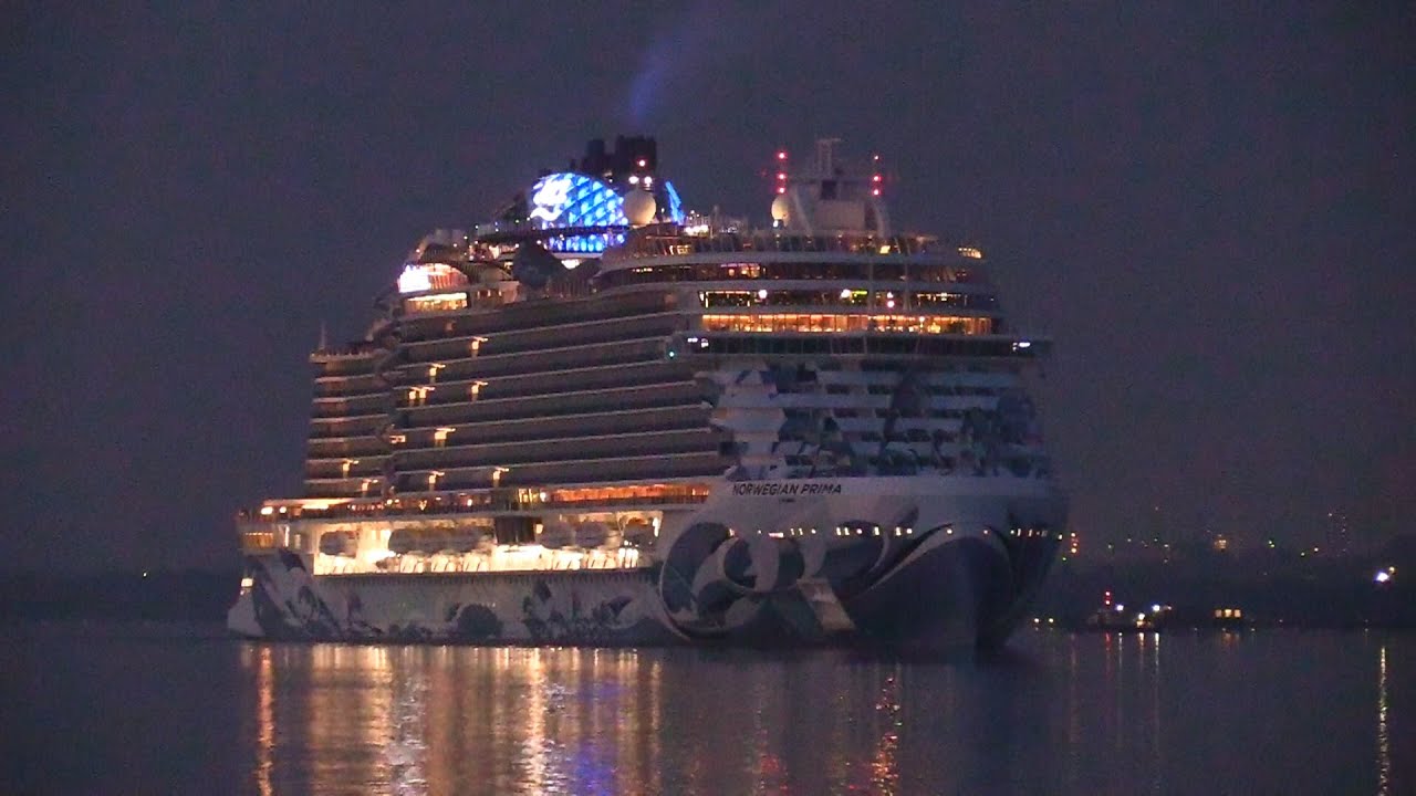 THREE CRUISE SHIP EARLY MORNING ARRIVALS  SOUTHAMPTON 12/05/24