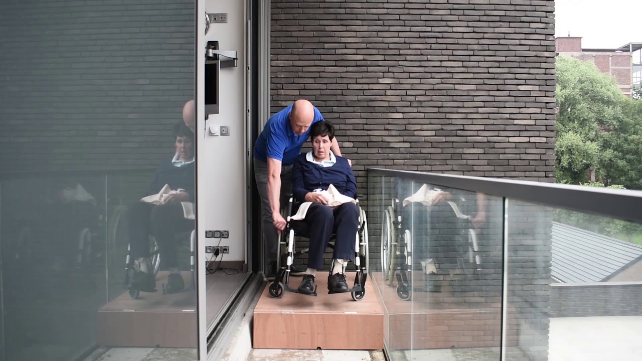 D4E1 - DIY - assistive technology: Terrasrolwagenhulp