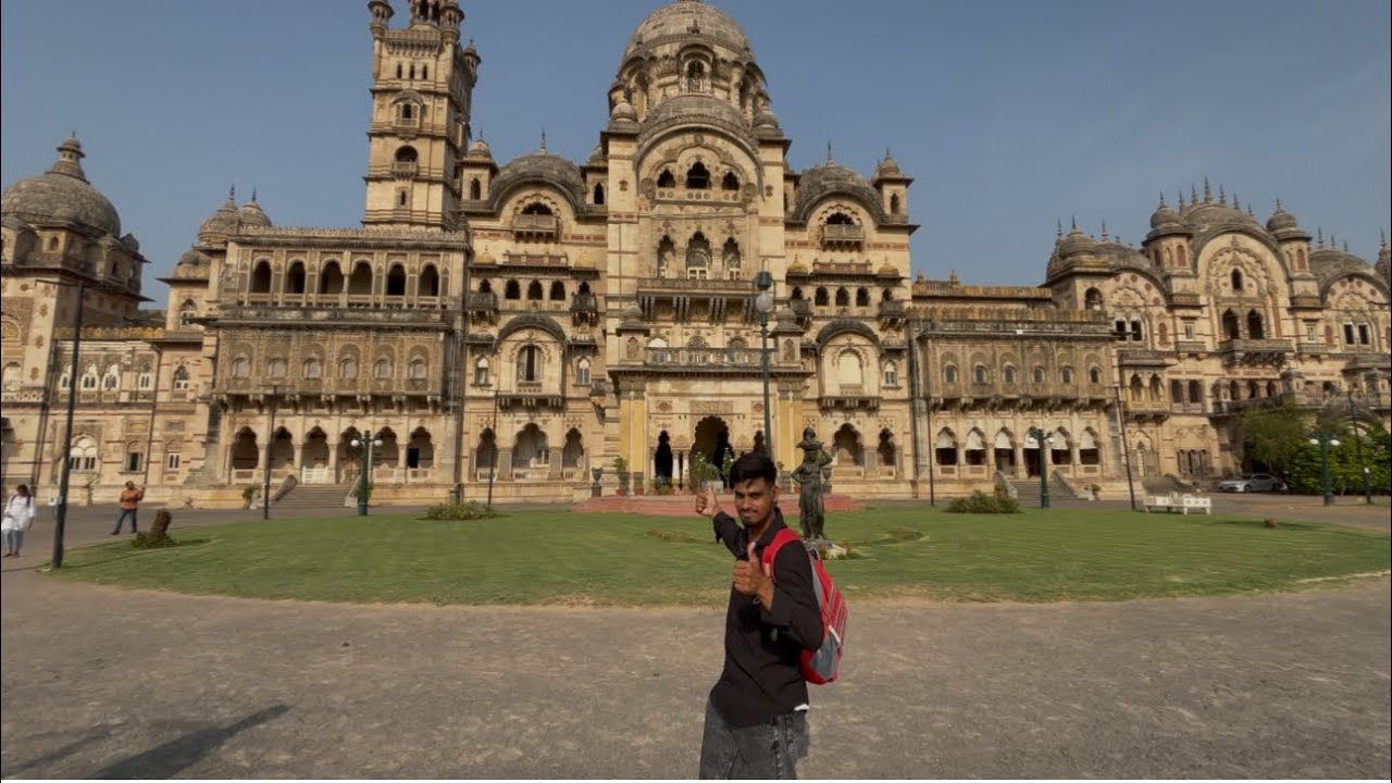 Exploring VADODARA | Laxmi Vilas Palace | Gujarat Vlog