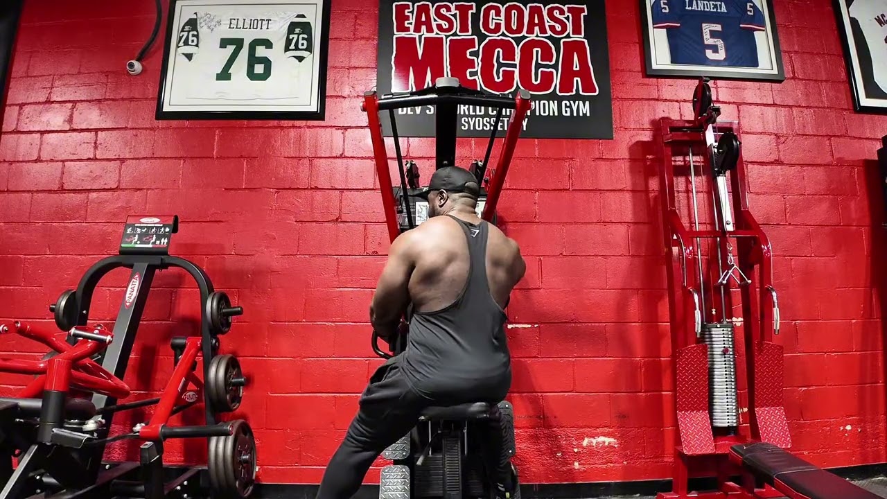 Интенсивная тренировка спины в Bev Francis