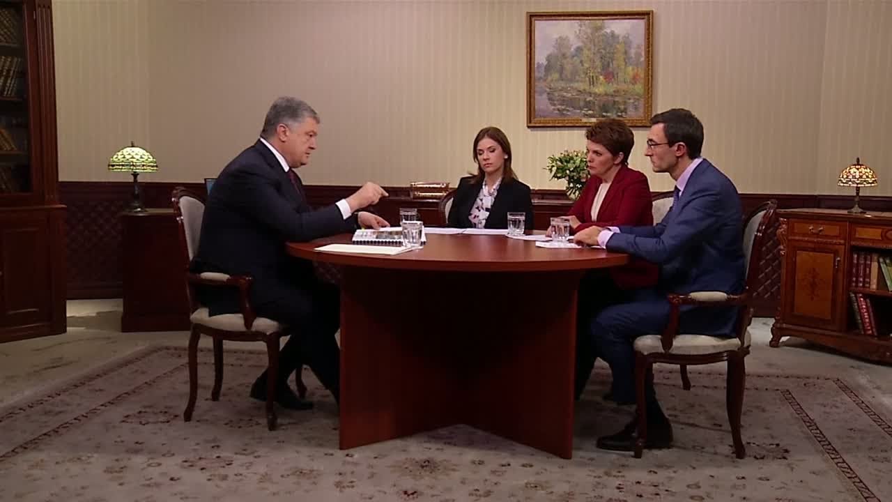 Ukraine-Russia tensions rise as Kiev warns of 'full-scale war'