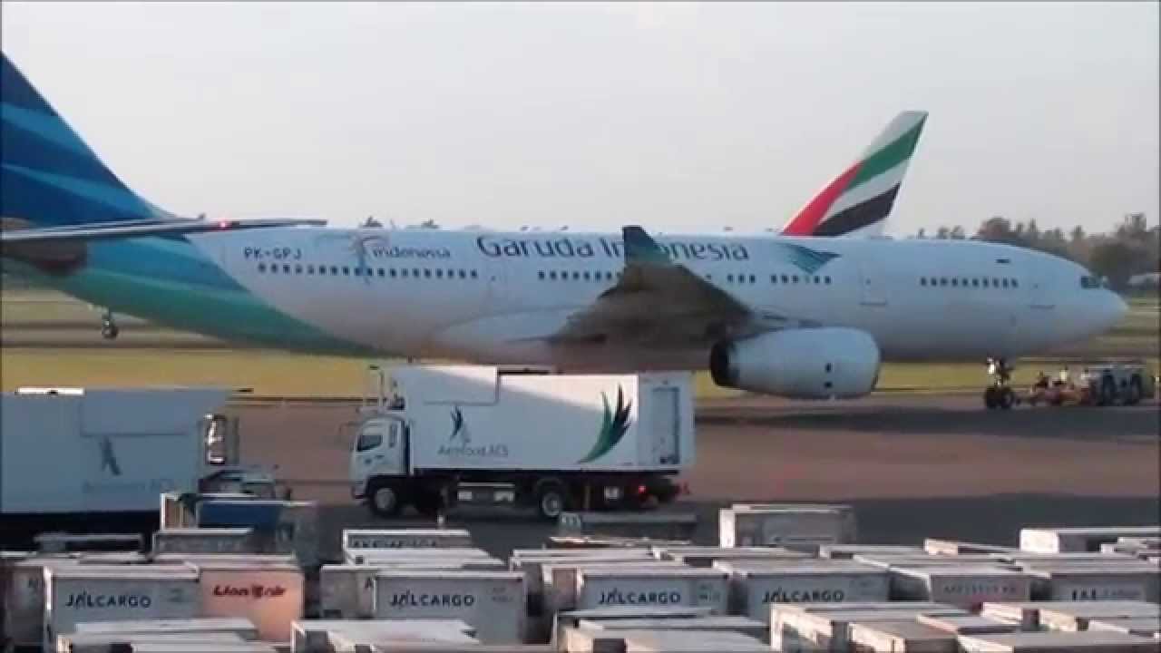 PLANE SPOTTING AT JAKARTA | Soekarno Hatta International Airport