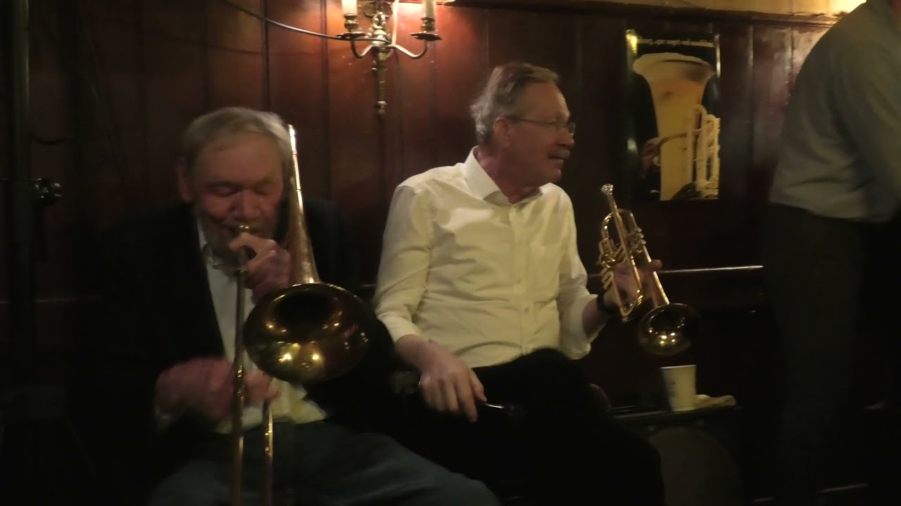 WINTER JAZZ 2022: SQUEEZE ME (Fats Waller/Clarence Williams/Andy Razaf), by CatPack  4/ - Febr. 2022