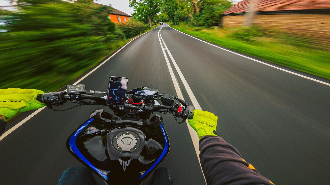COUNTRY SIDES. | YAMAHA MT-09 SP + AKRAPOVIC