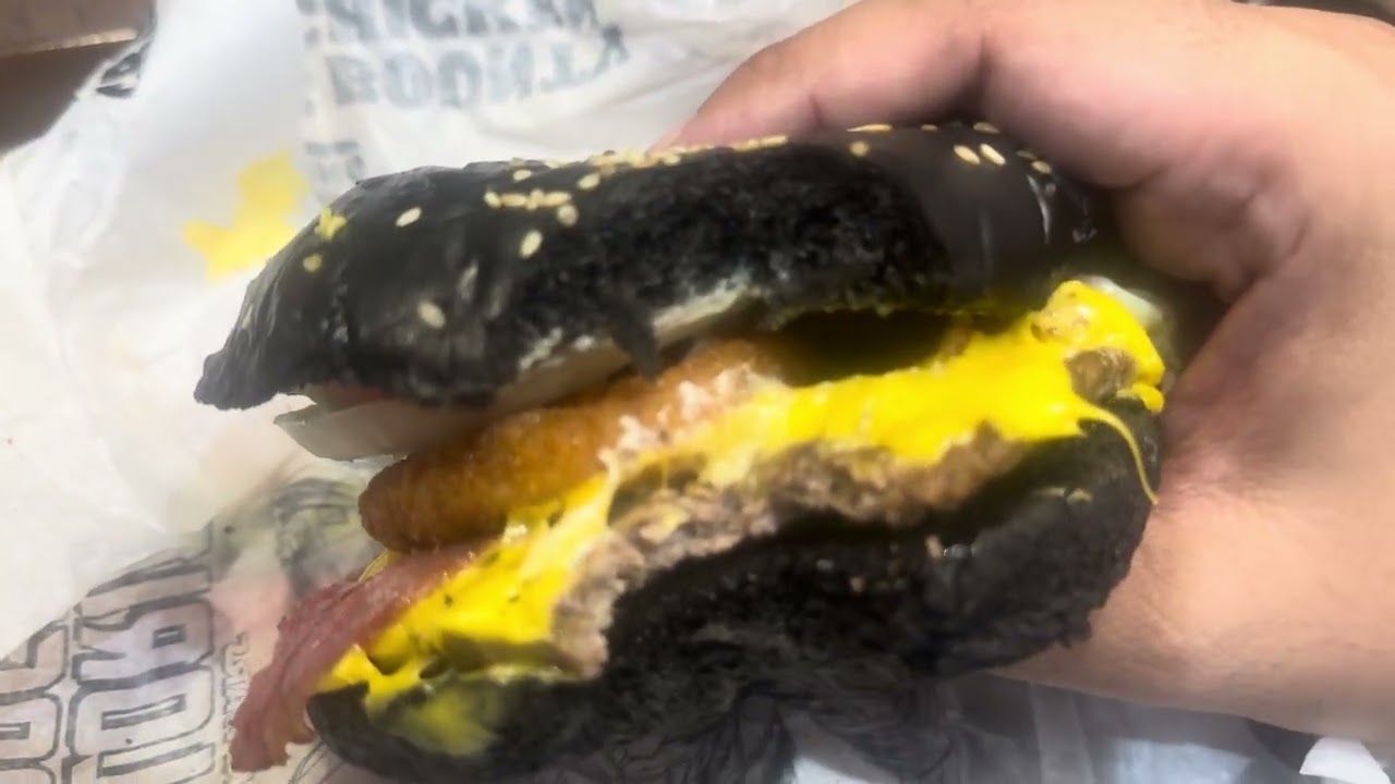 STAR WARS Burger King (GALAXY BURGER and GROGU BURGER - Food Review)