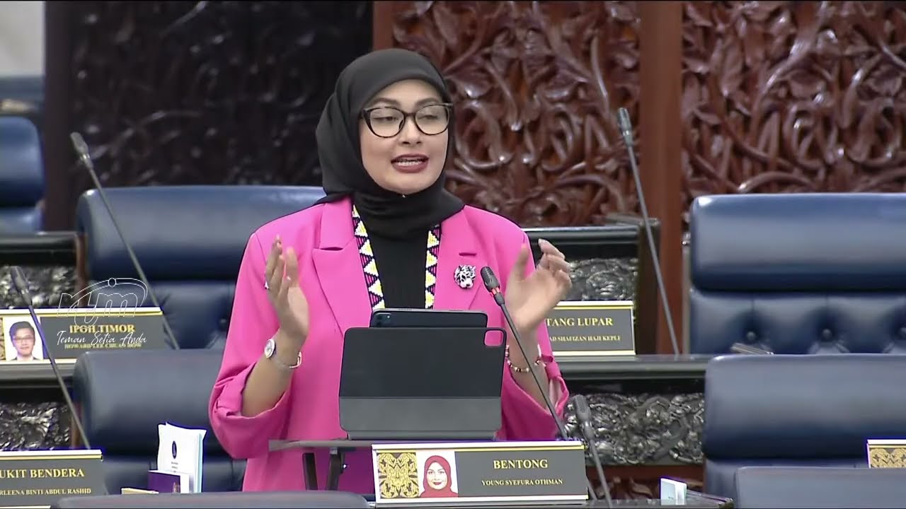 Perbahasan Usul Menjunjung Kasih Titah Diraja oleh Young Syefura Othman