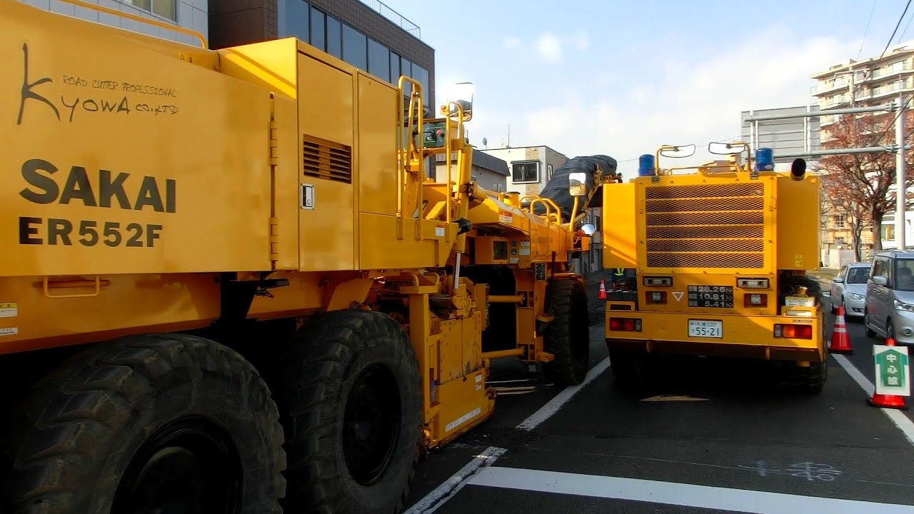 路面切削　２セット施工　札幌市北18条線切削状況　ロードカッター