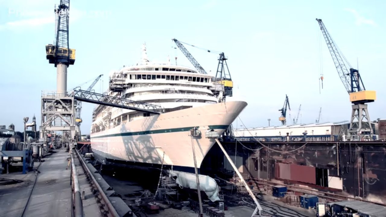 MS AMERA in der Werft - Aus Prinsendam wird MS AMERA - das neue Phoenix Reisen Kreuzfahrtschiff