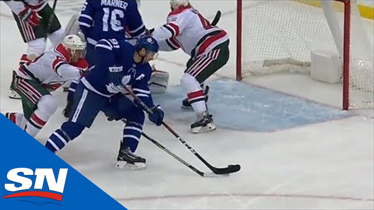Maple Leafs&rsquo; John Tavares Puts in Rebound For 300th Career Goal