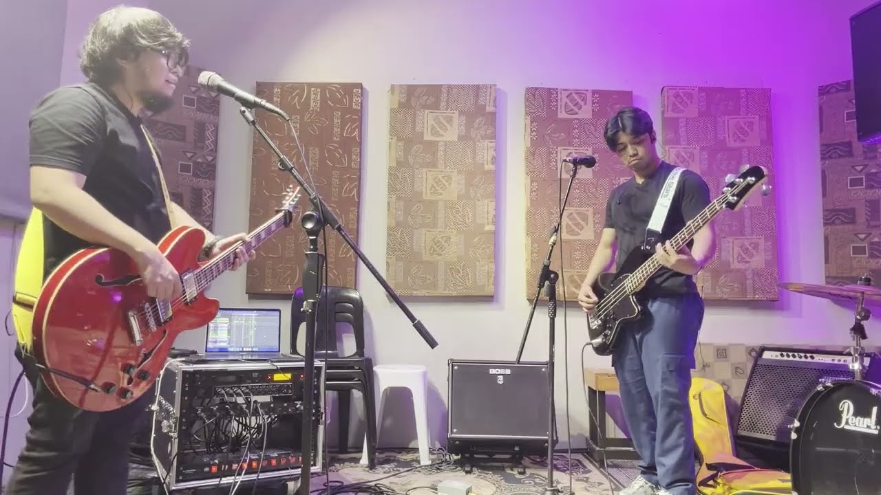 MOONLIT HOUSES - Malice in Wonderland (Praktis Session)