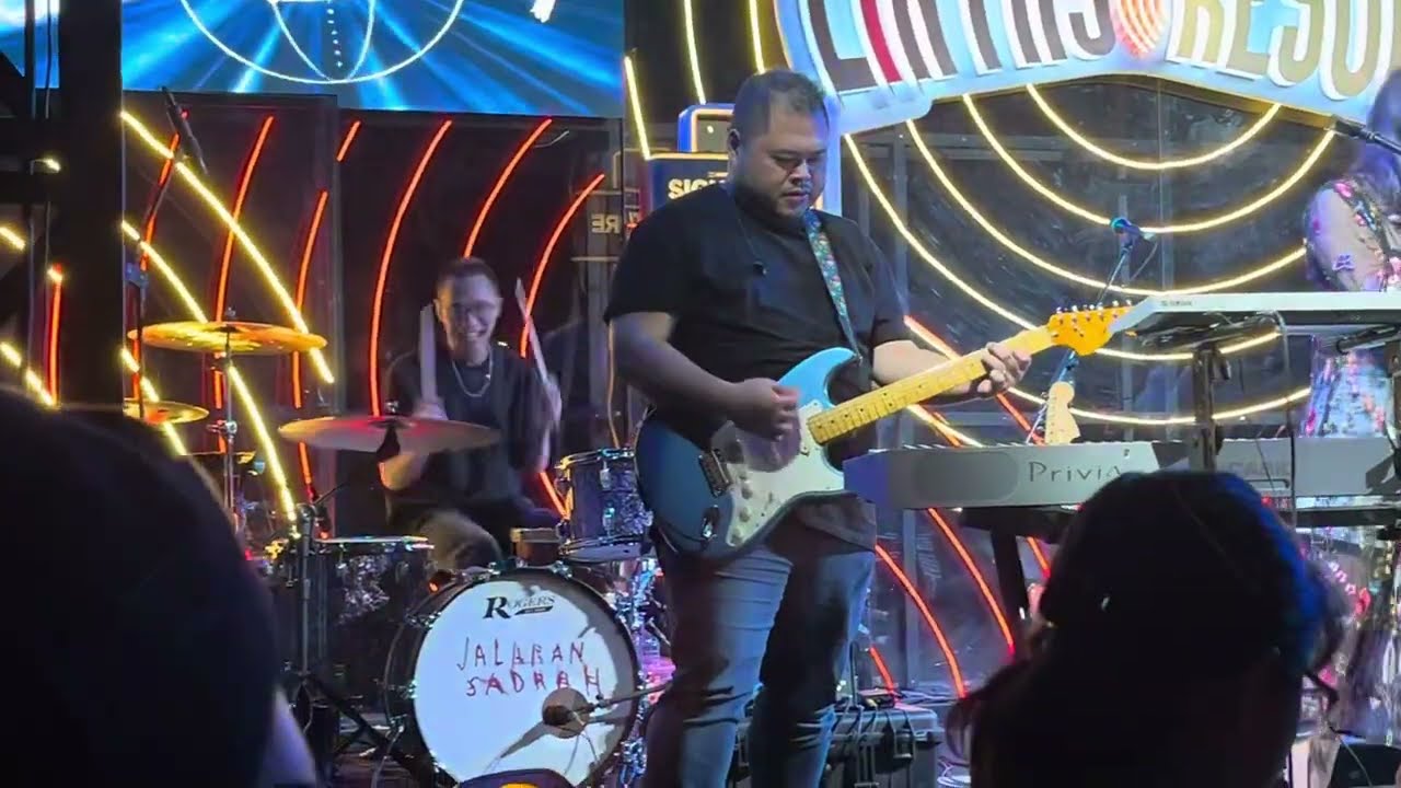 Barasuara - Hitam dan Biru (Live at T-Space Bintaro, Tangerang Selatan 10/8/2024)