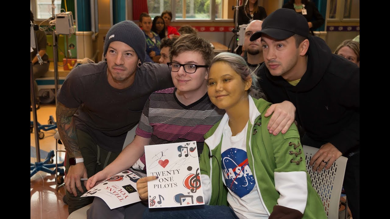 Twenty One Pilots Surprise Teens In Hospital Who Couldn't Make It to Concert
