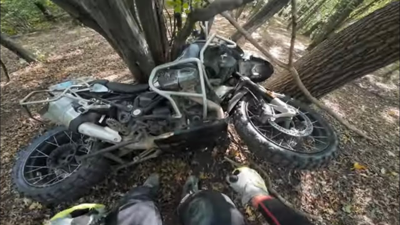 Bmw r1200 gsa w lesie ..